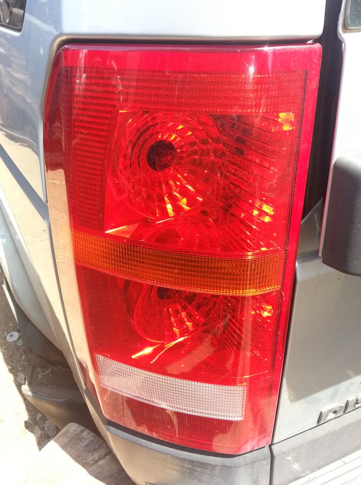 Land Rover Discovery 3 Taillights for sale | AUTO EZI - Private Seller