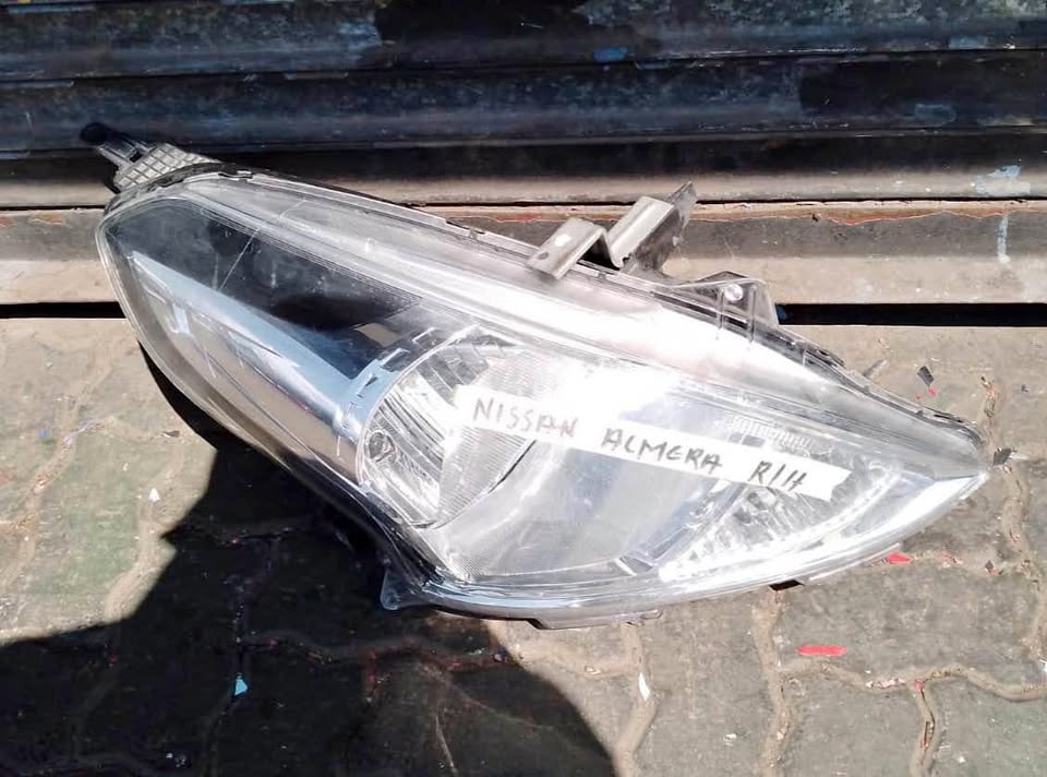 Nissan Almera headlight - Private Seller Nissan Almera headlight - Private Seller