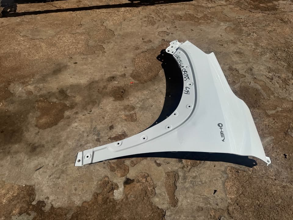 Toyota Corolla Cross Left Fender - Private Seller Toyota Corolla Cross Left Fender - Private Seller