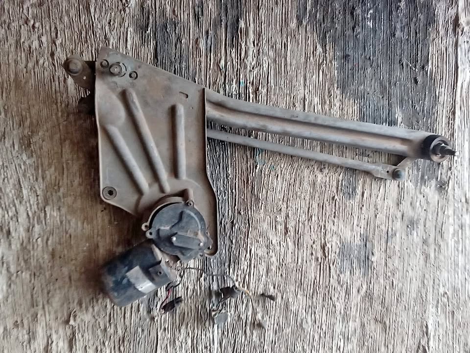 Ford (XR3) wiper motor - Private Seller Ford (XR3) wiper motor - Private Seller