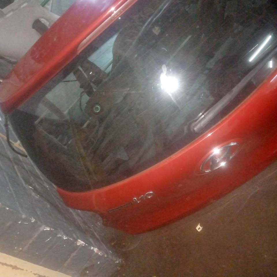 Hyundai i10 grand complete tailgate - Private Seller Hyundai i10 grand complete tailgate - Private Seller