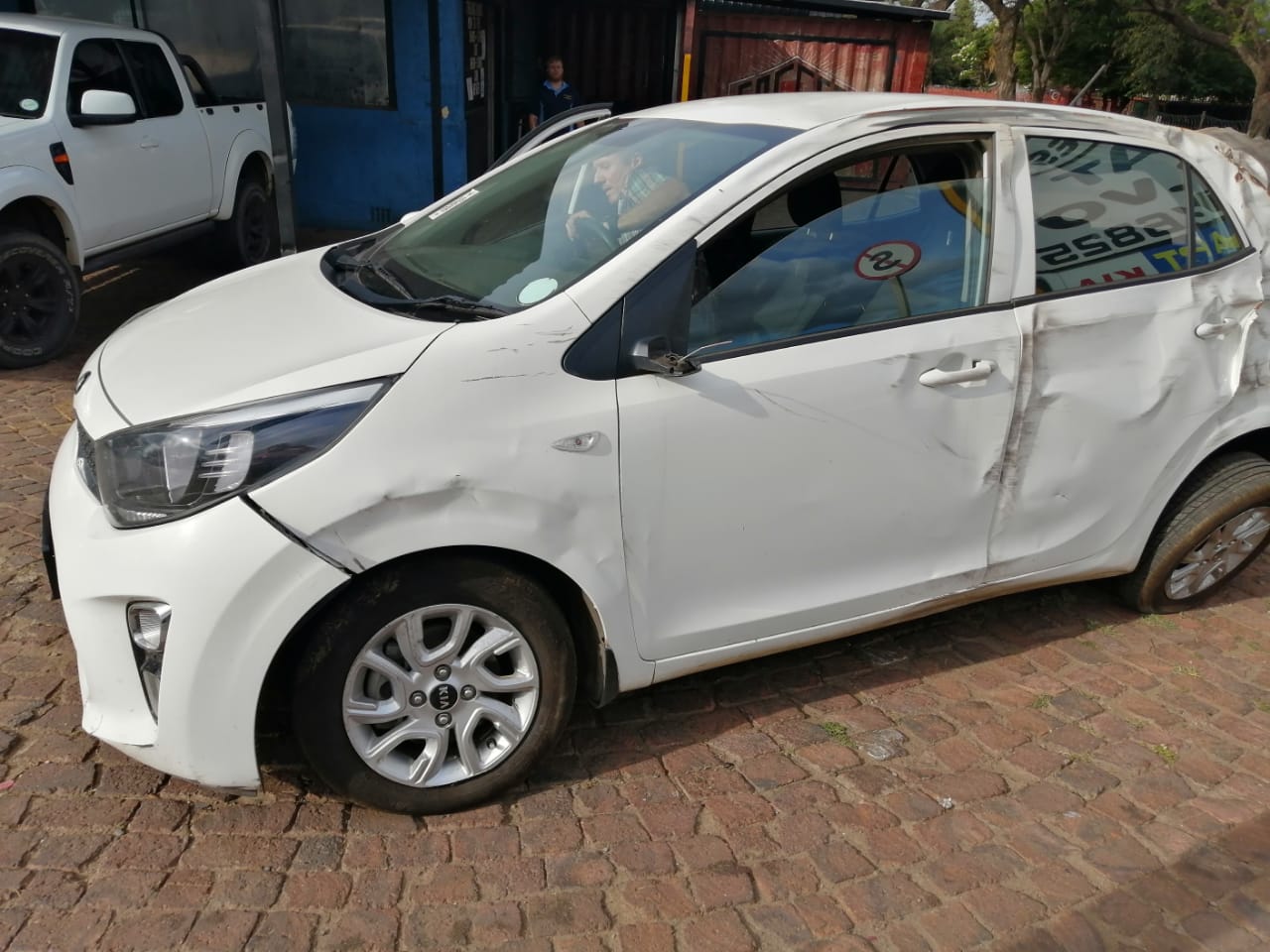 Kia Picanto 2017 1.0 stripping for spares - Private Seller