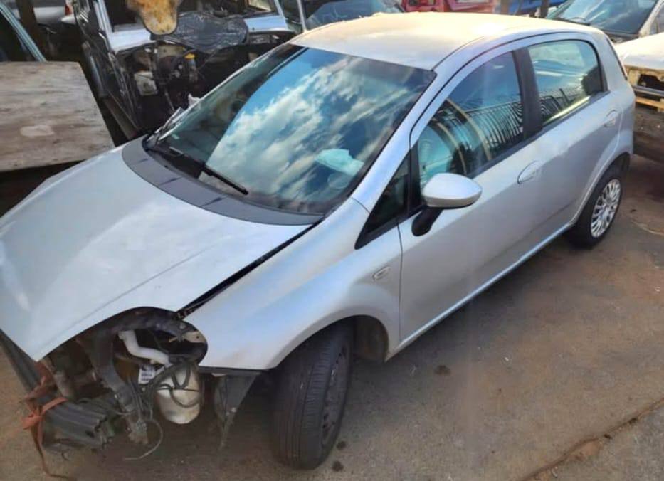 2012 Fiat Punto 1.4 petrol stripping for parts my number WhatsApp or cell
