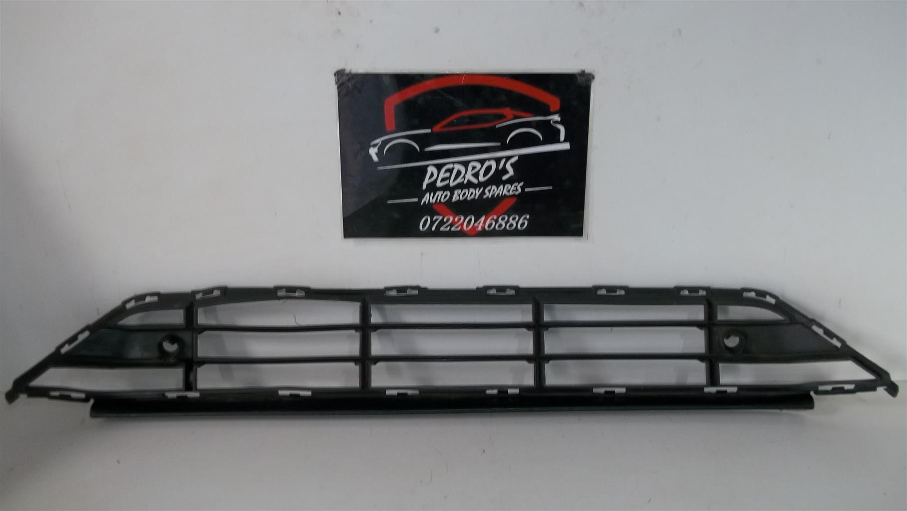 Volvo XC90 front bumper grille - Private Seller Volvo XC90 front bumper grille - Private Seller