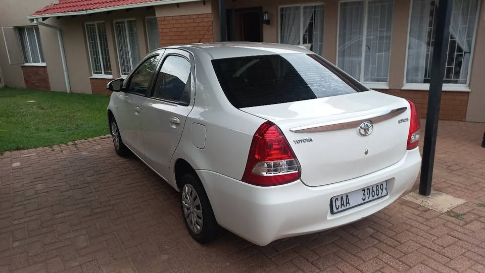 TOYOTA ETIOS SEDAN