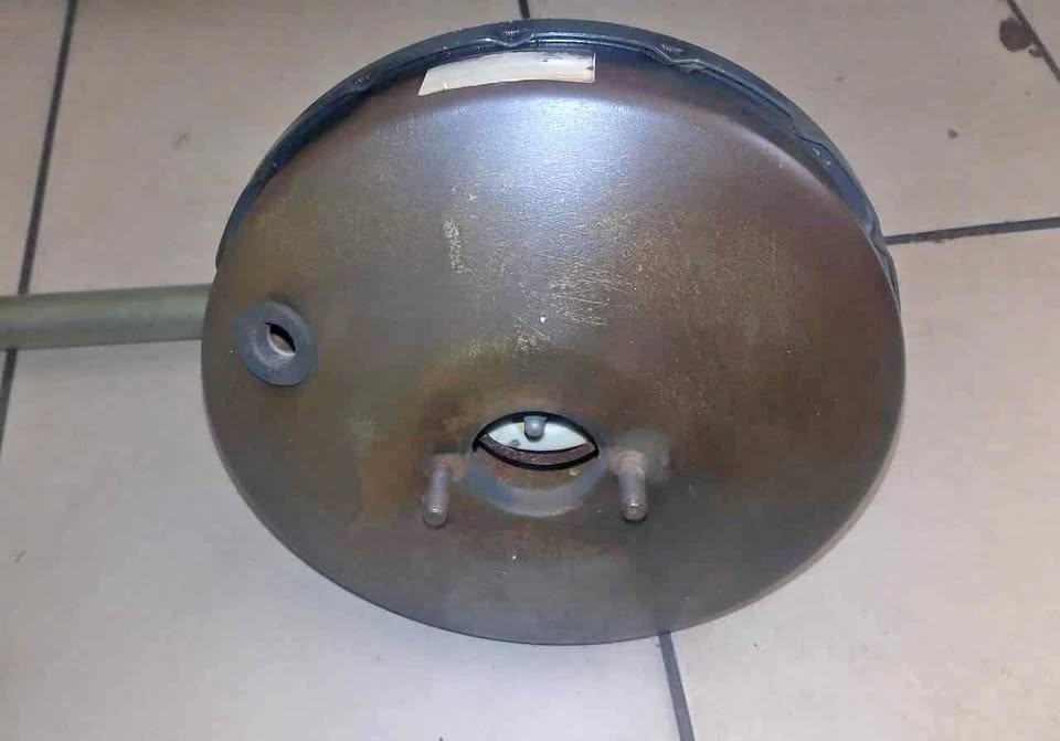Ford Ikon brake booster - Private Seller Ford Ikon brake booster - Private Seller