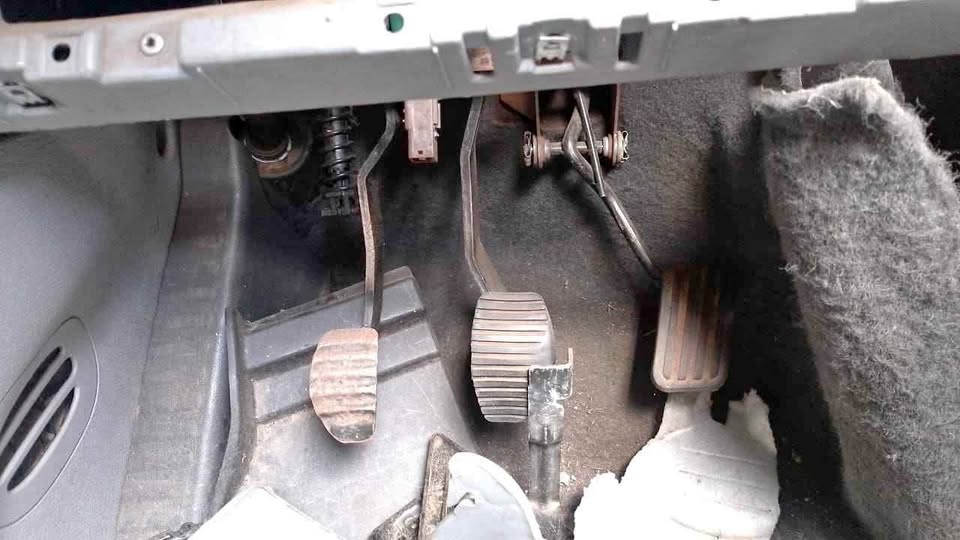 Citroen Xsara Picasso accelerator pedal