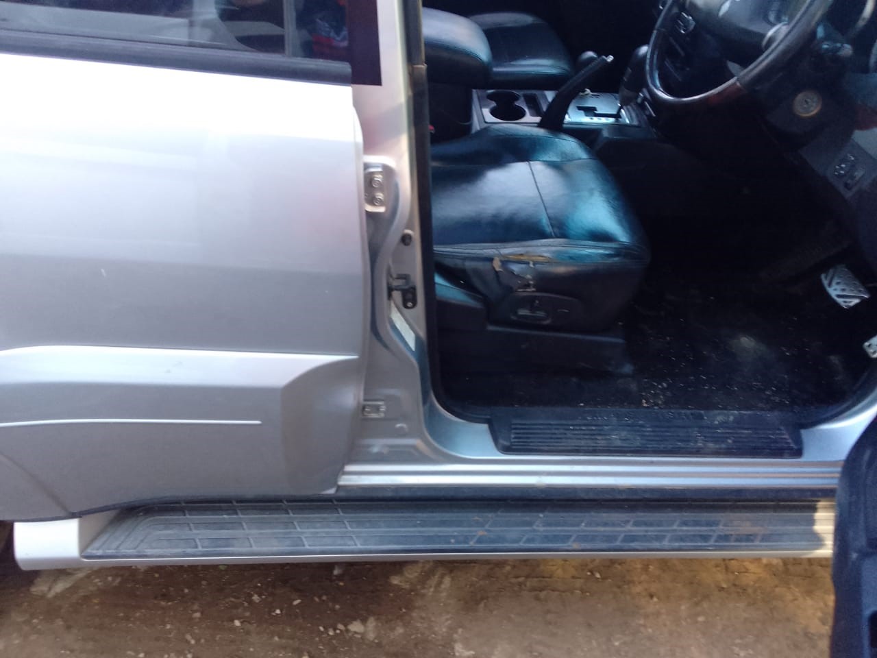 USED MITSUBISHI GEN 4 SIDE STEP FOR SALE - Private Seller USED MITSUBISHI GEN 4 SIDE STEP FOR SALE - Private Seller