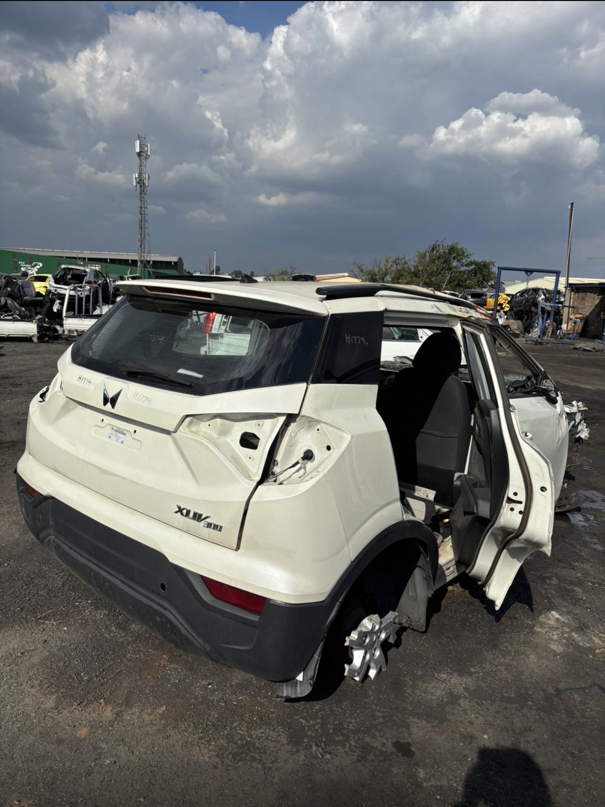 2022 MAHINDRA XUV 300 1.5 STRIPPING FOR SPARES - Private Seller 2022 MAHINDRA XUV 300 1.5 STRIPPING FOR SPARES - Private Seller