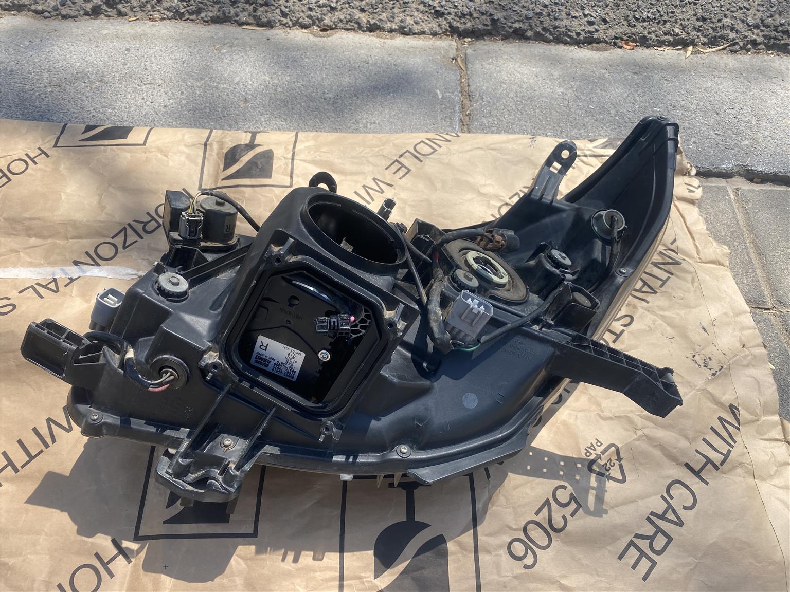 2014 TOYOTA LAND CRUISER PRADO HEADLIGHT RIGHT SIDE FOR SALE