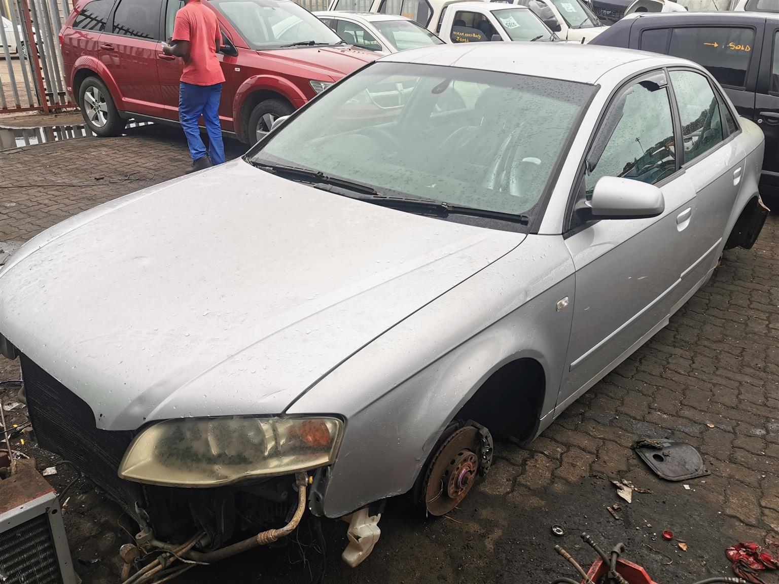 Stripping 2006 Audi A4 B7 2.0L ALT for spare parts.