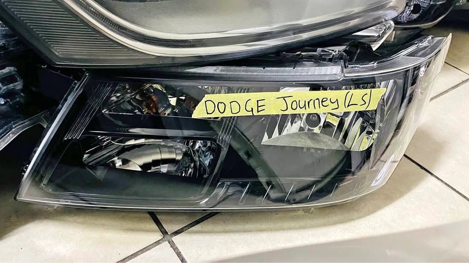 Dodge Journey headlight - Private Seller Dodge Journey headlight - Private Seller