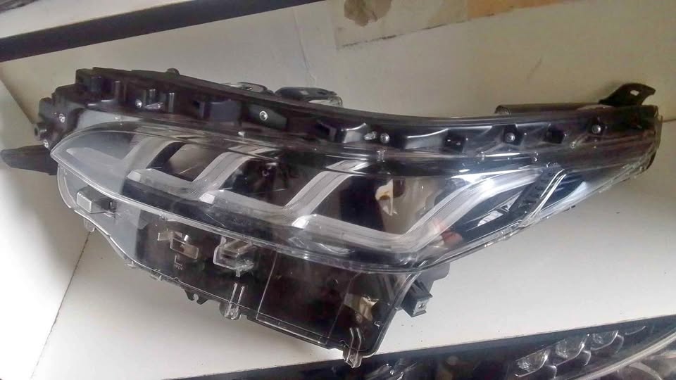 Toyota fortuner HEADLIGHTS - Private Seller Toyota fortuner HEADLIGHTS - Private Seller