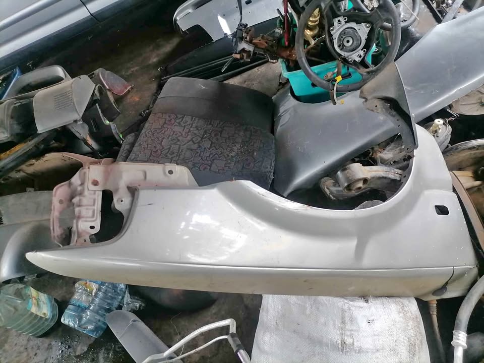Toyota Tazz RF Fender - Private Seller