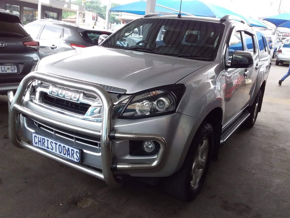 2015 Isuzu kb300 Dteq double cab automatic 2015