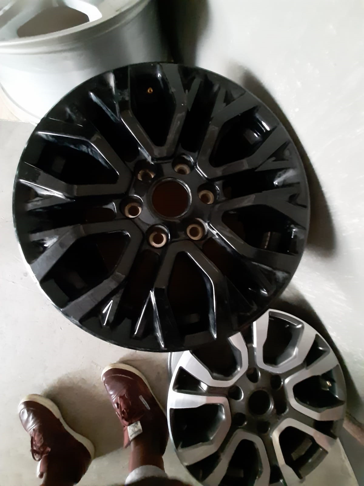 18 inch Ford Stormtrack/Thunder original mag to use for spare - Private Seller 18 inch Ford Stormtrack/Thunder original mag to use for spare - Private Seller