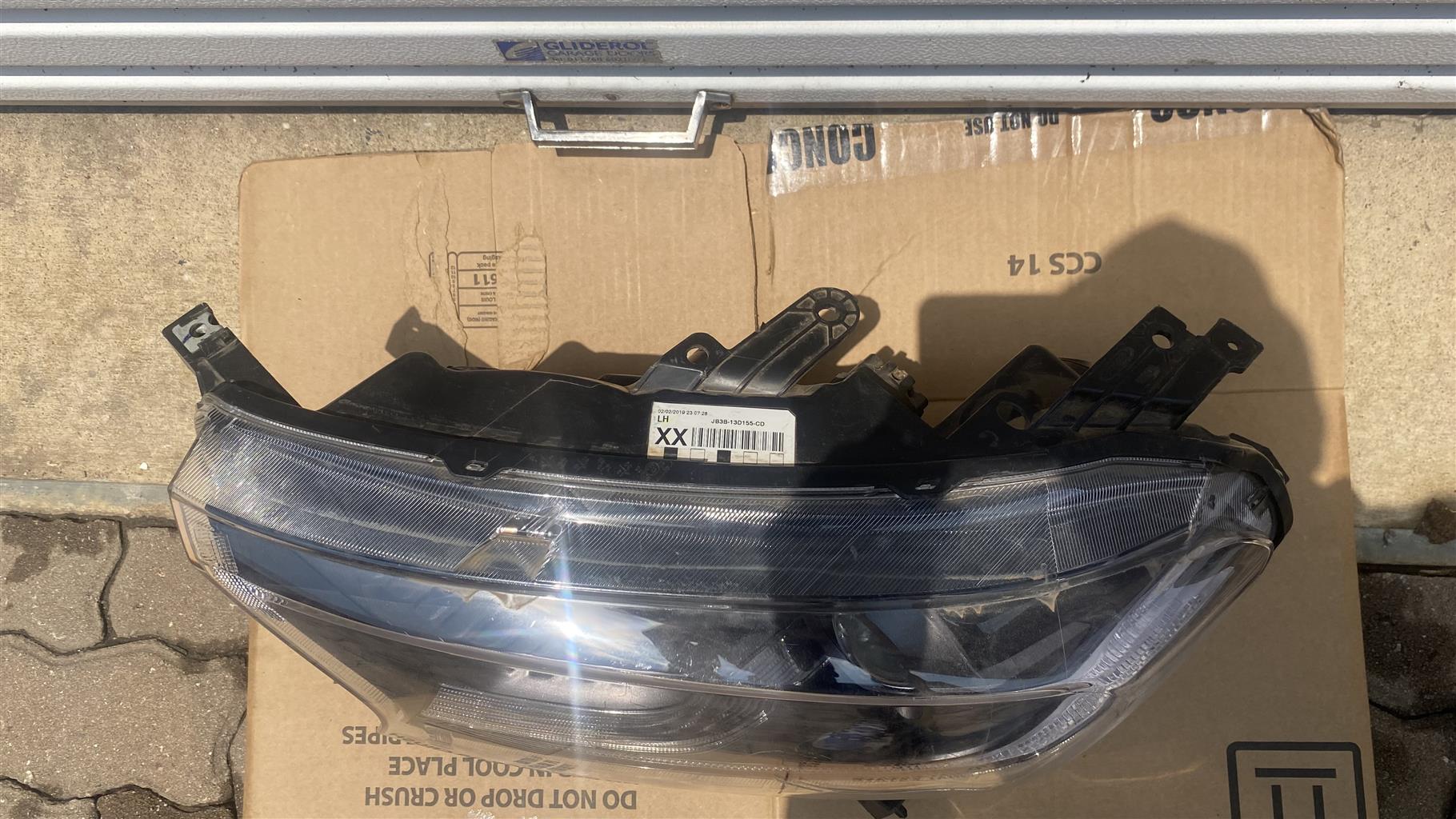 Ford Ranger T7,T8 passenger side headlight - Private Seller Ford Ranger T7,T8 passenger side headlight - Private Seller