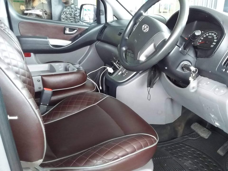 2015 Hyundai H-1 8 seater 2015