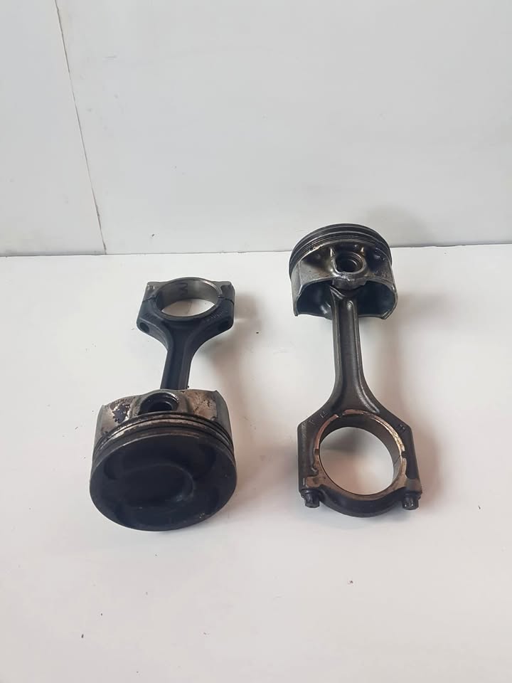 2.0L Ford Focus ST Piston & Conrod - Private Seller 2.0L Ford Focus ST Piston & Conrod - Private Seller