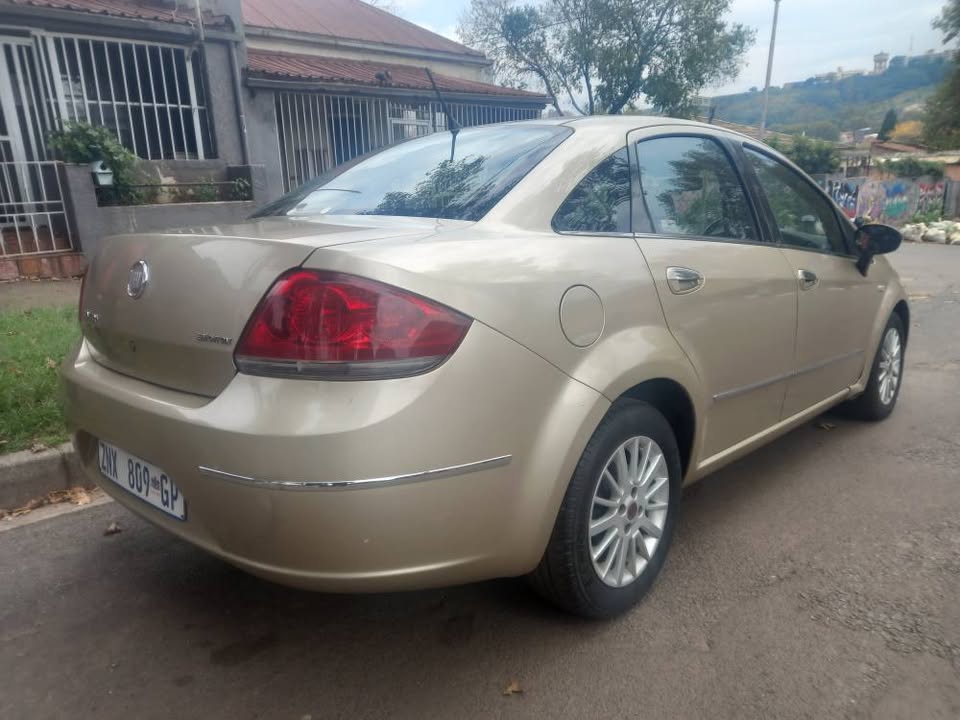 2011 FIAT LINEA MOTION 1.4 PETROL, MANUAL, GOLD,LEATHER SEATS