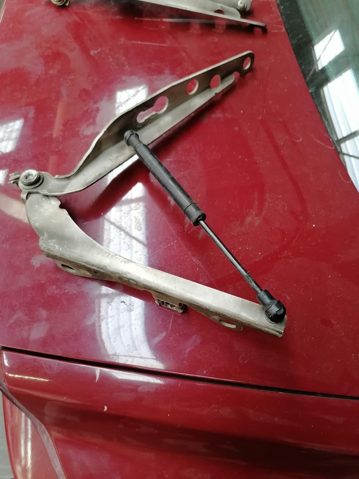 HOOD/BONNET SUPPORT SHOCK FOR SALE (DELIVERY AVAILABLE COUNTRY WIDE) - Private Seller HOOD/BONNET SUPPORT SHOCK FOR SALE (DELIVERY AVAILABLE COUNTRY WIDE) - Private Seller