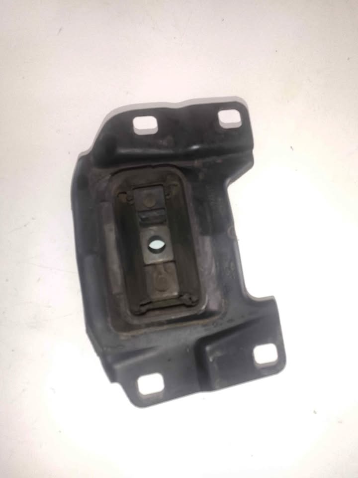GEARBOX MOUNTING VOLVO S40 1.8 2010 FOR SALE DELIVERY AVAILABLE COUNTRY WIDE - Private Seller GEARBOX MOUNTING VOLVO S40 1.8 2010 FOR SALE DELIVERY AVAILABLE COUNTRY WIDE - Private Seller