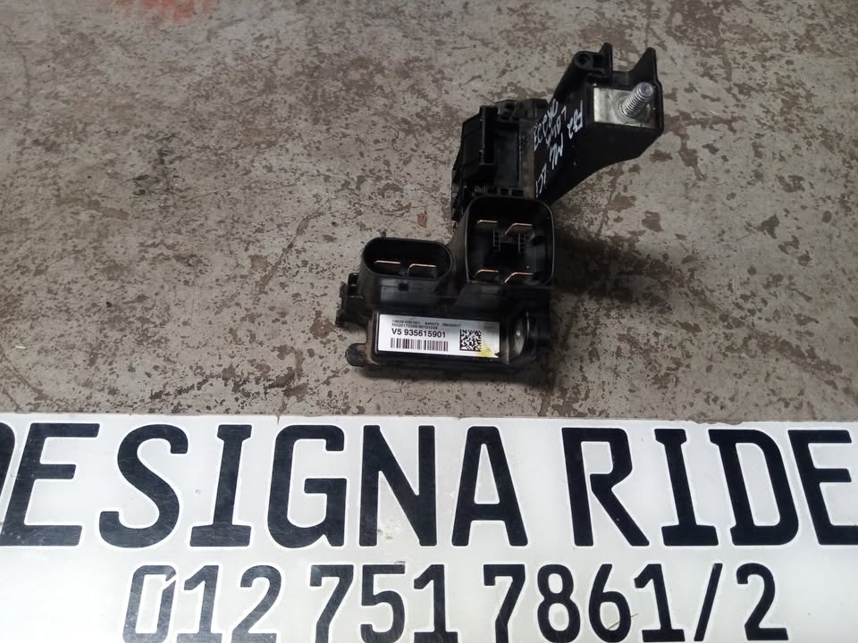 BMW 4 Coupe F32, F82 M4 Battery Fuse Juction Box - Private Seller BMW 4 Coupe F32, F82 M4 Battery Fuse Juction Box - Private Seller