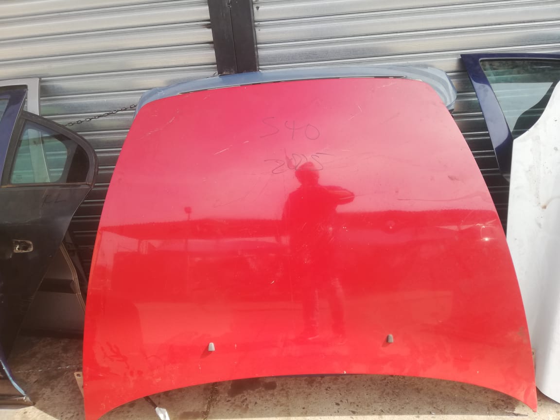 Volvo S40 2005 bonet - Private Seller