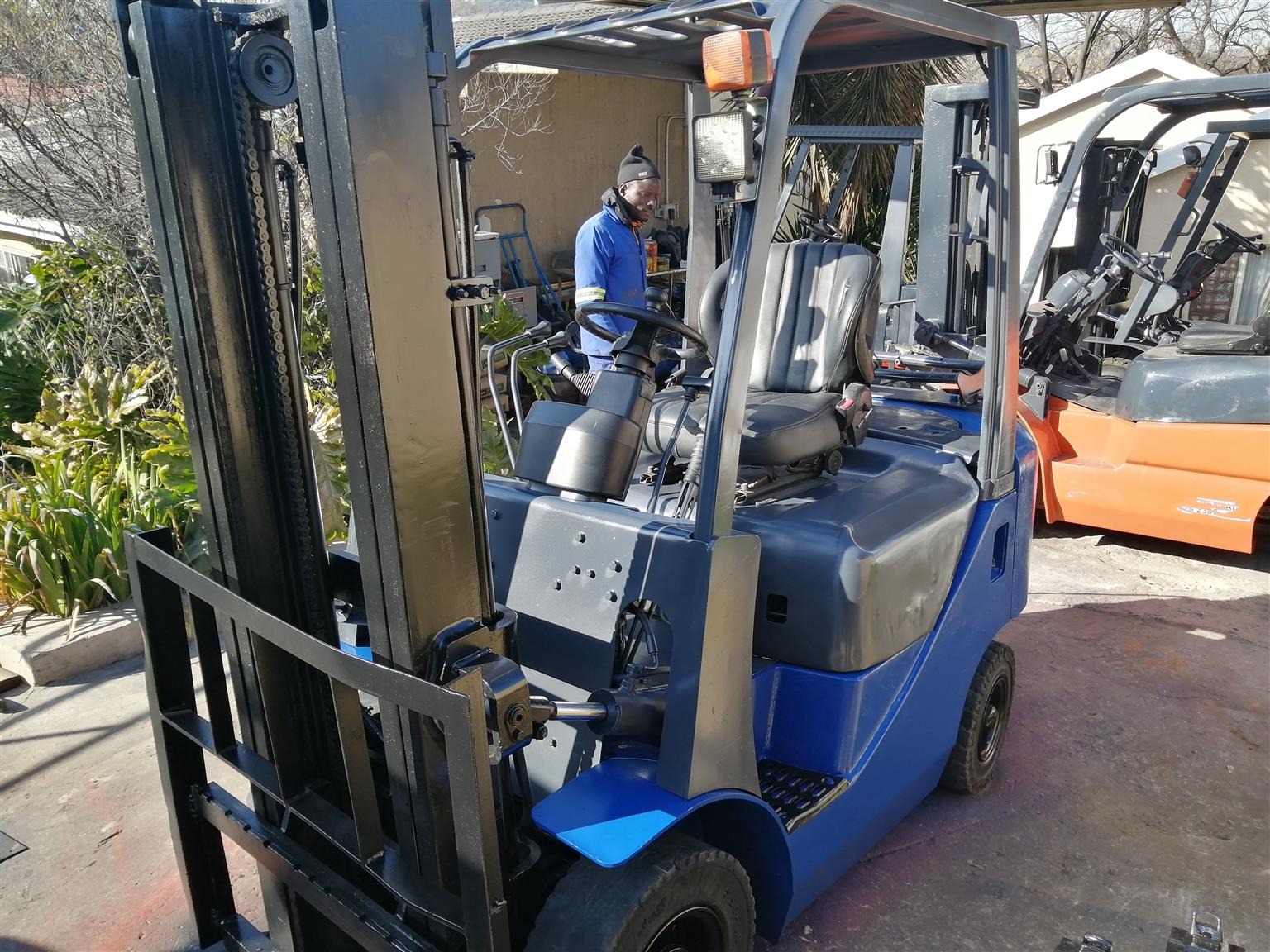 Forklifts for sale. We buy and sell second hand and refurbished ...