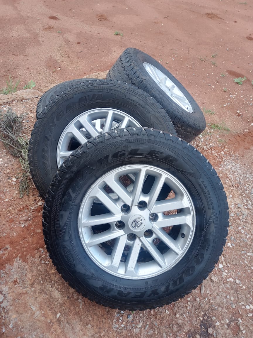 Toyota D4D Rims/Wheels - Private Seller Toyota D4D Rims/Wheels - Private Seller
