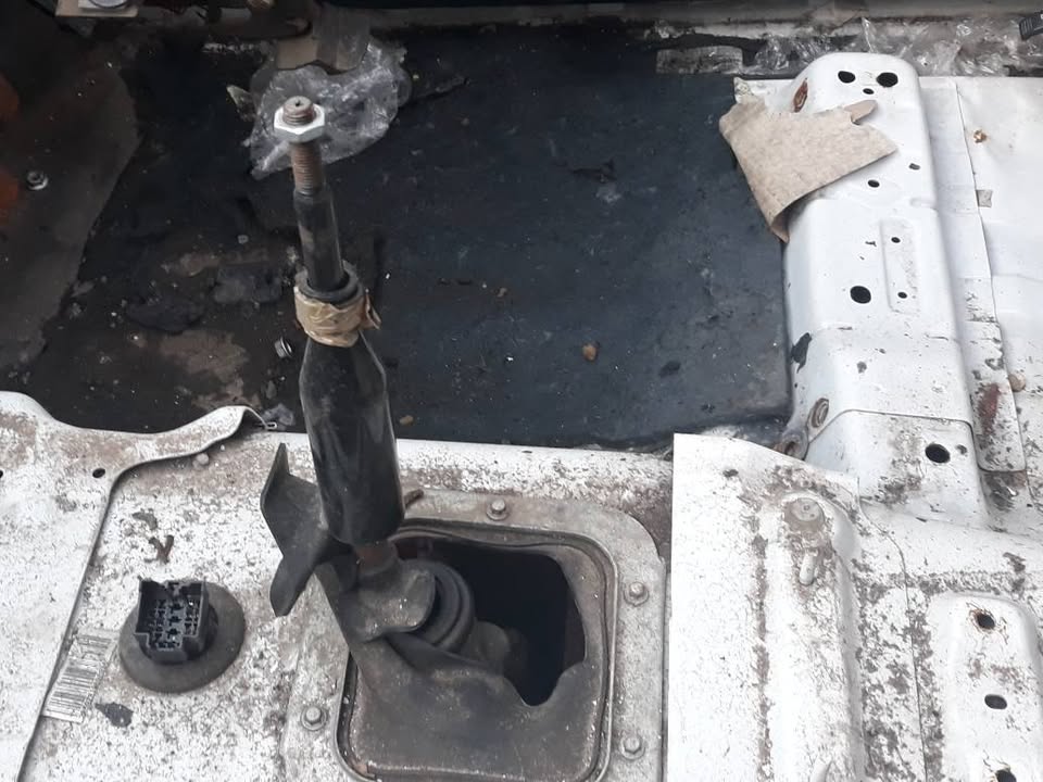 Toyota 4Y Gearbox For Sale - Private Seller