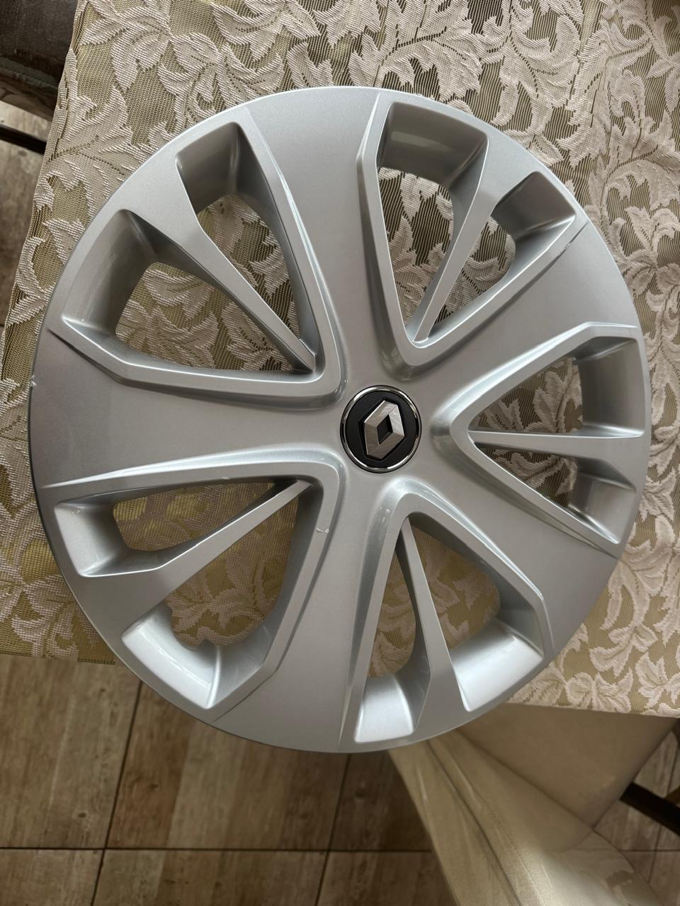 Renault clio wheelcaps for sale. 15 inch - Private Seller