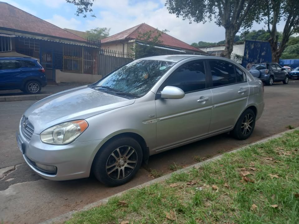 2008 Hyundai Accent 1.6 Petrol, Manual, Silver, 92000kms