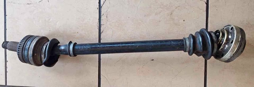BMW E46 318t Rhs Drive shaft Selling - Private Seller BMW E46 318t Rhs Drive shaft Selling - Private Seller