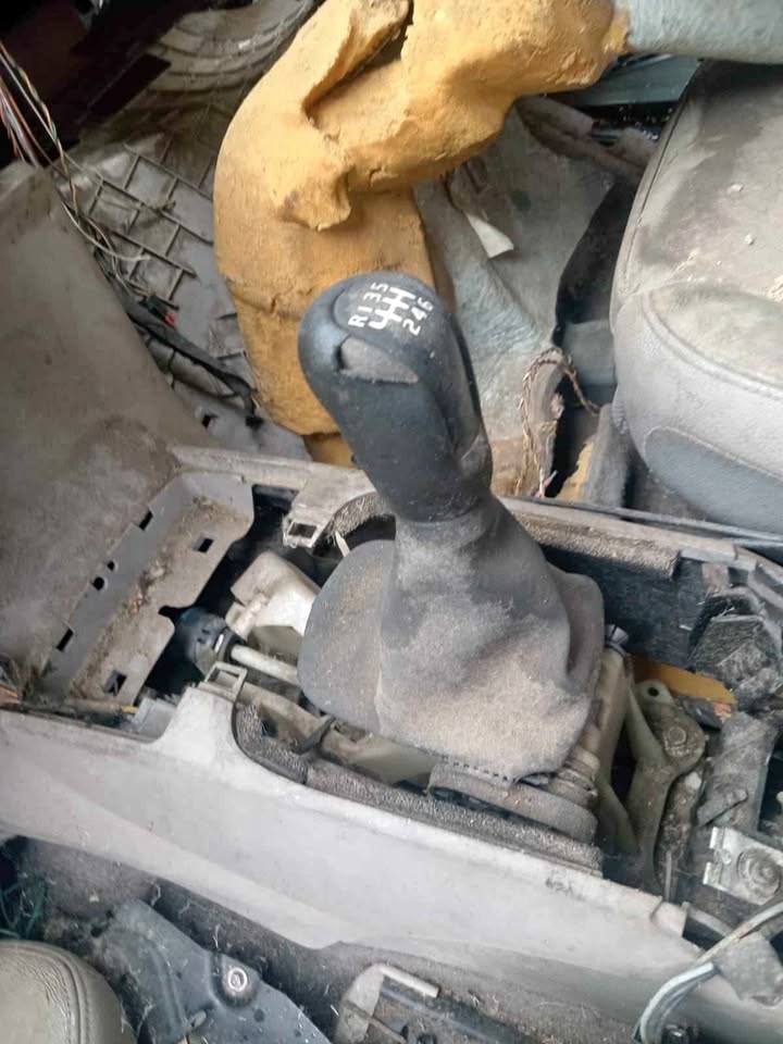 Volvo S40 2.0 2007 Manual gear selector