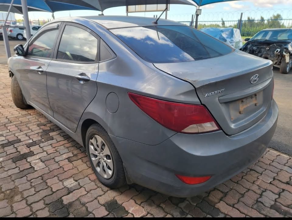 Hyundai Accent 1.6 stripping for spares - Private Seller