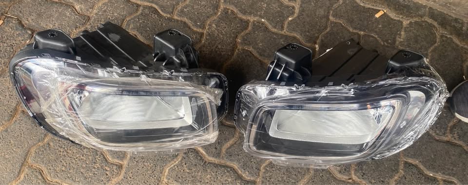 Hyundai Venue 2025 Headlights Call or dm - Private Seller Hyundai Venue 2025 Headlights Call or dm - Private Seller