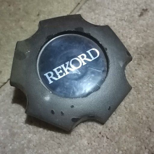 Rekord, centre cap