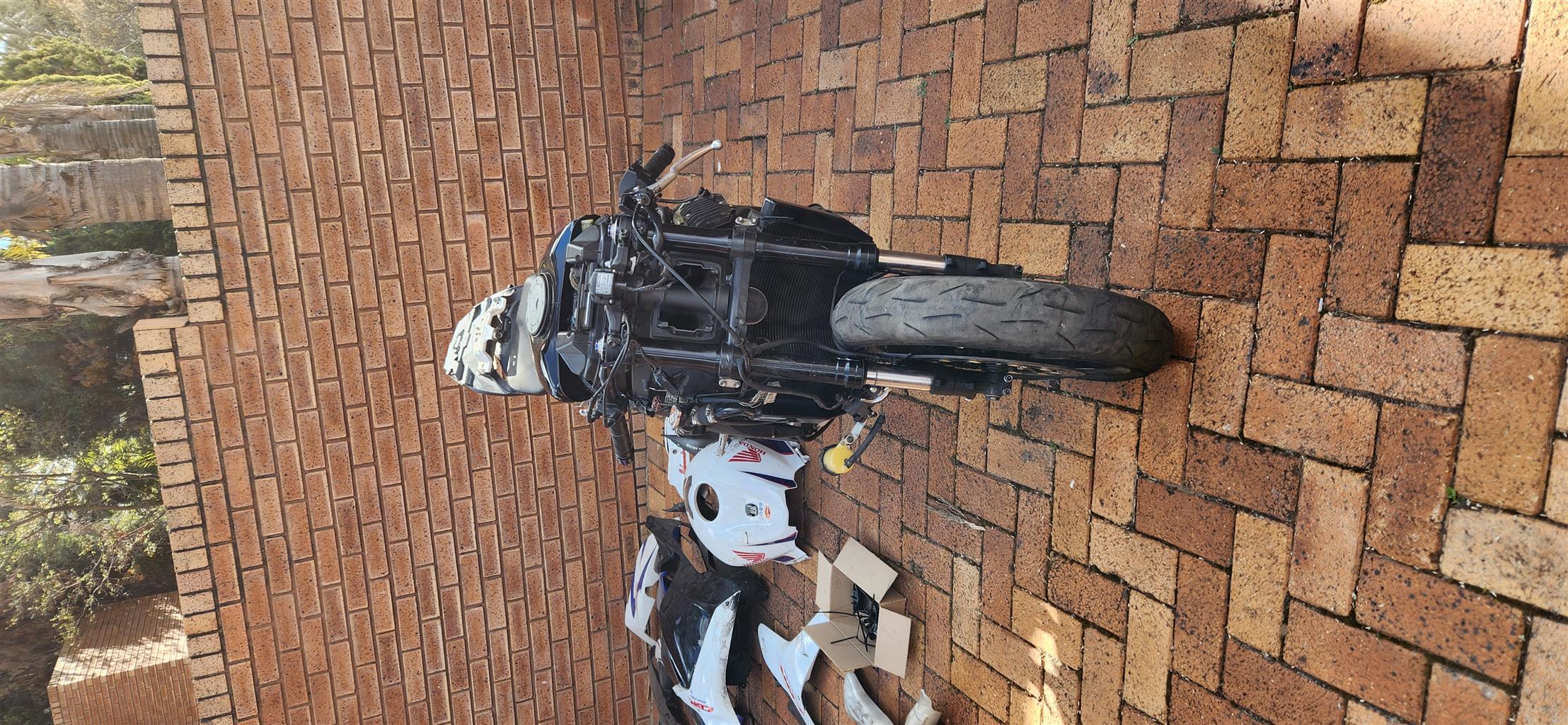 Crashed 2011 Honda CBR600RR stripping for spares