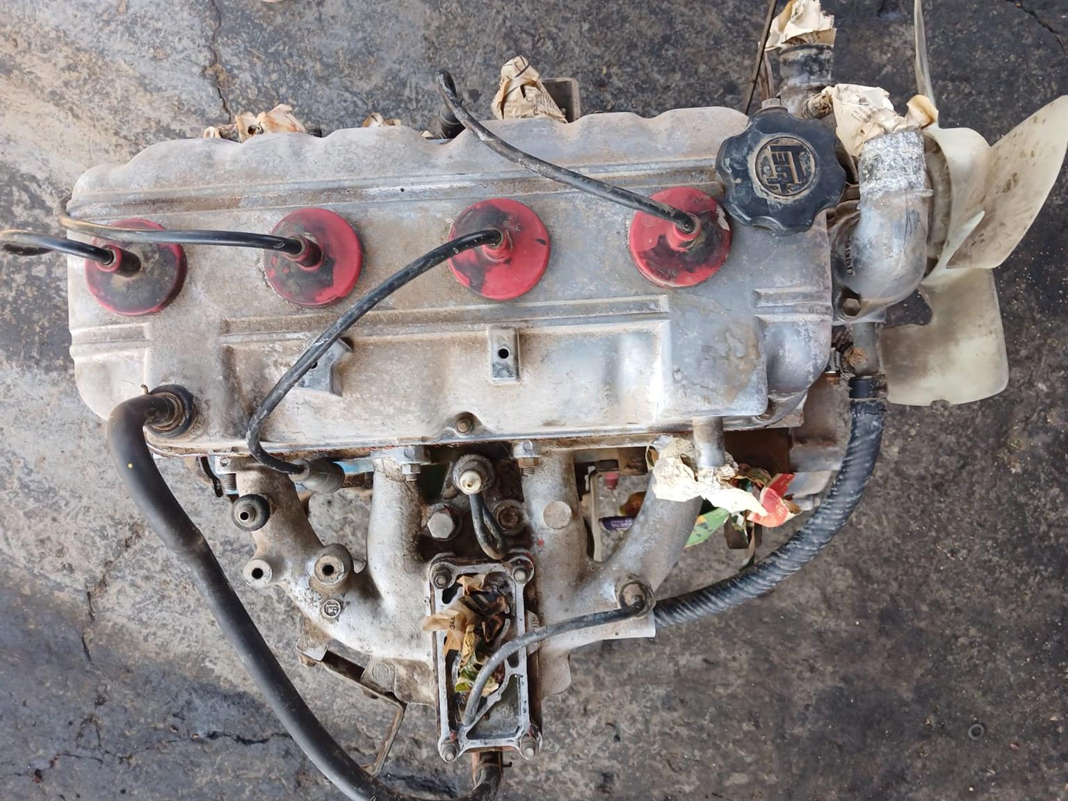 TOYOTA COROLLA 2T 1600 REAR WHEEL DRIVE HEAD BLOCK+SUMP  FOR SALE