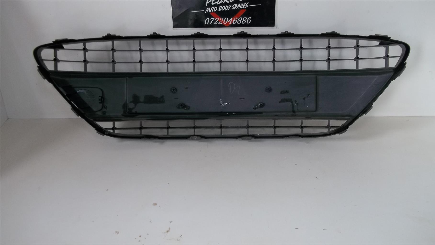 Ford Fiesta grille - Private Seller Ford Fiesta grille - Private Seller