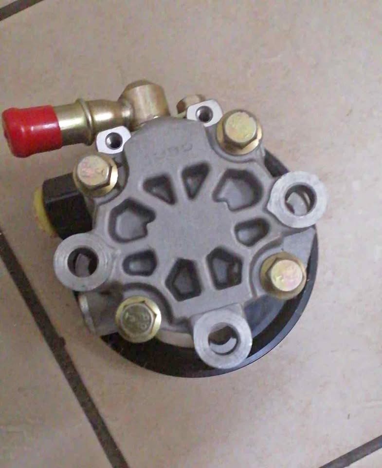 TOYOTA COROLLA POWERSTEERING PUMP (CMPR) - Private Seller TOYOTA COROLLA POWERSTEERING PUMP (CMPR) - Private Seller