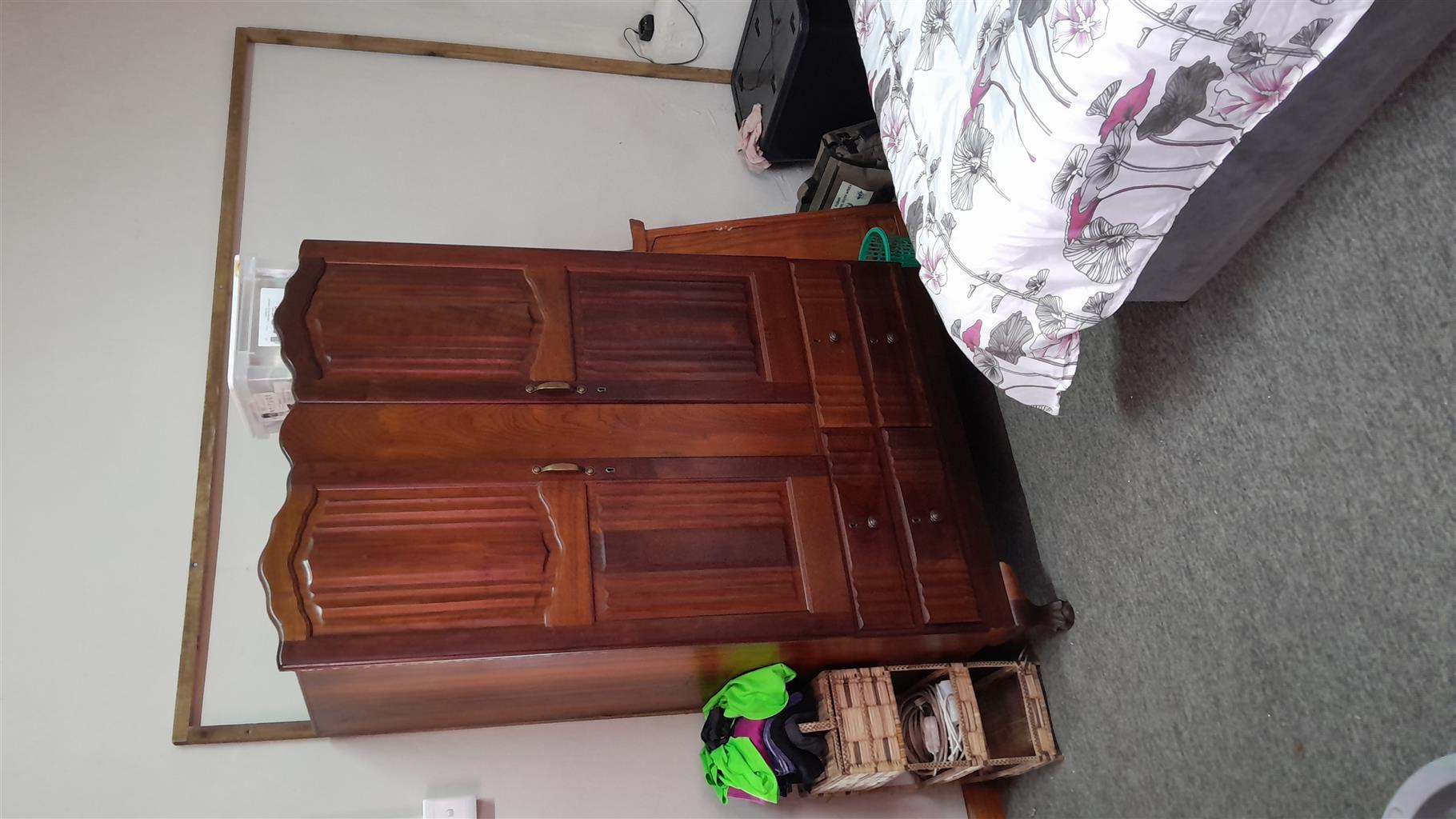 Selling a Amfra bethlehem bedroom set