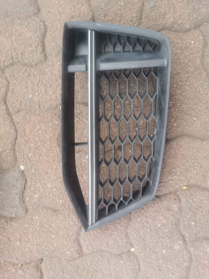 Audi Q5 right fogcover - Private Seller Audi Q5 right fogcover - Private Seller