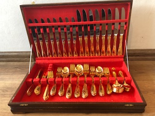 Table Classics 75-pc Gold Plated Cutlery Set