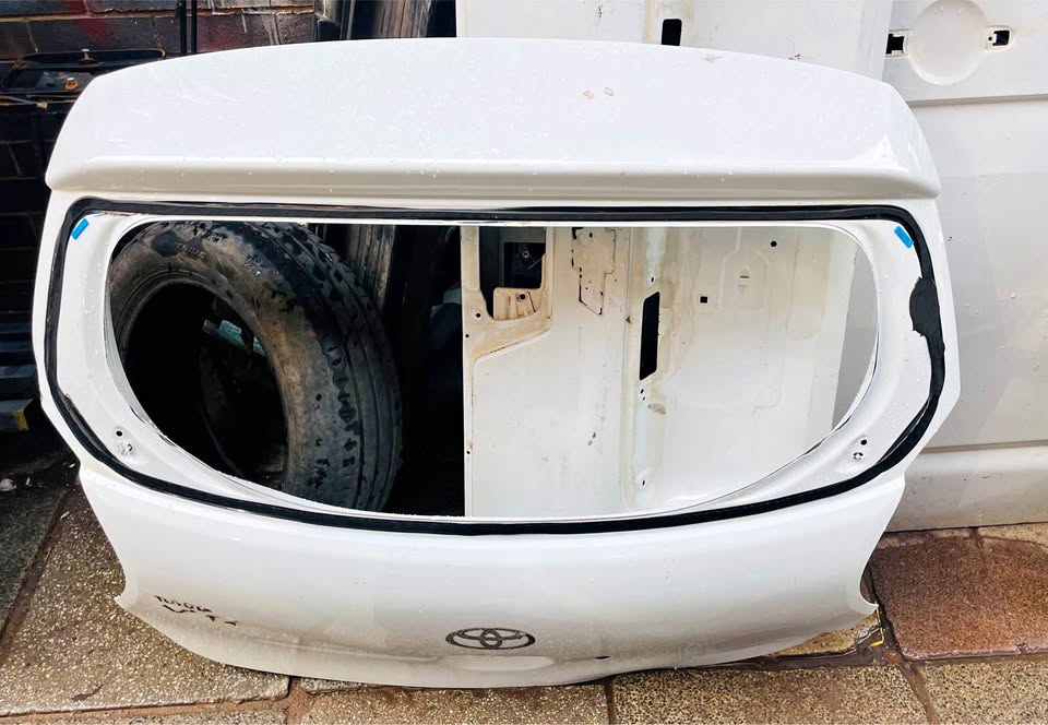Toyota Vitz tailgate - Private Seller Toyota Vitz tailgate - Private Seller