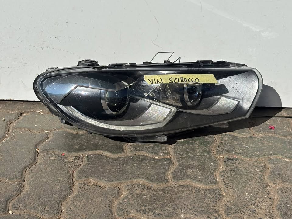 Volkswagen Scrirocco Headlight - Private Seller Volkswagen Scrirocco Headlight - Private Seller