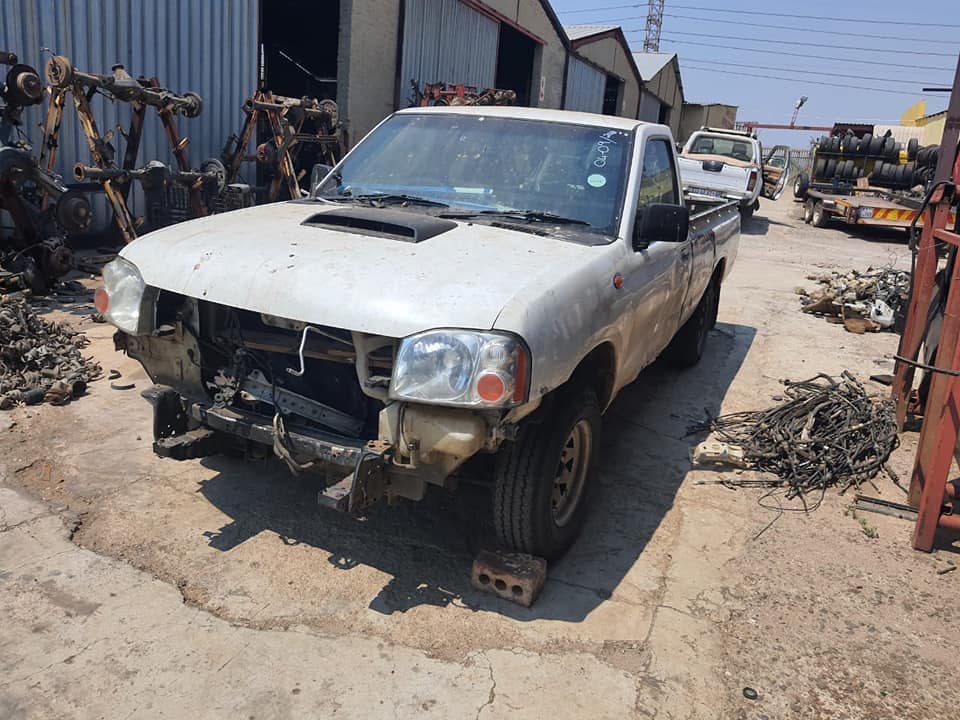 NP300 YD25 single cab stripping for SPARES - Private Seller NP300 YD25 single cab stripping for SPARES - Private Seller
