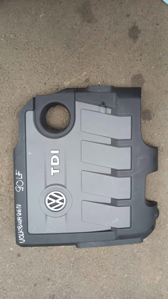 Volkswagen Golf engine cover - Private Seller Volkswagen Golf engine cover - Private Seller
