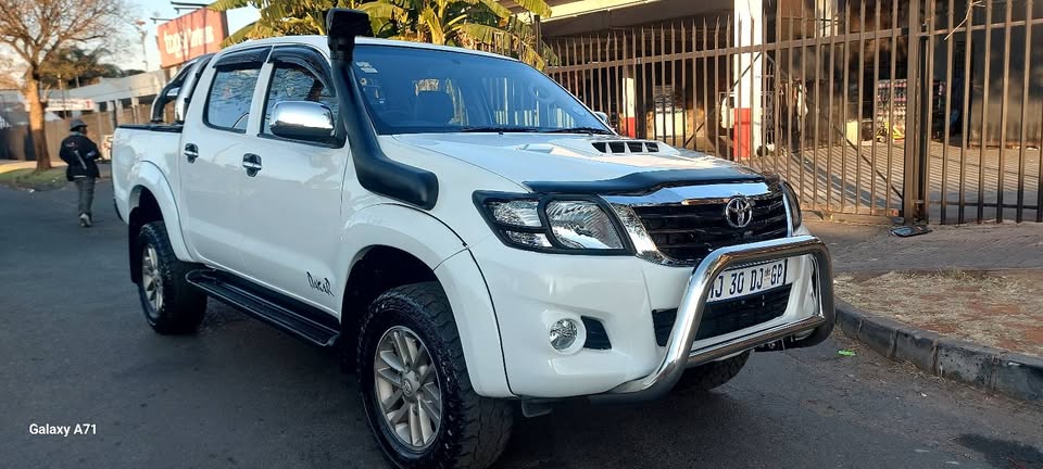 Toyota Hilux 3.0 D4d 4x4 double cab Automatic Diesel